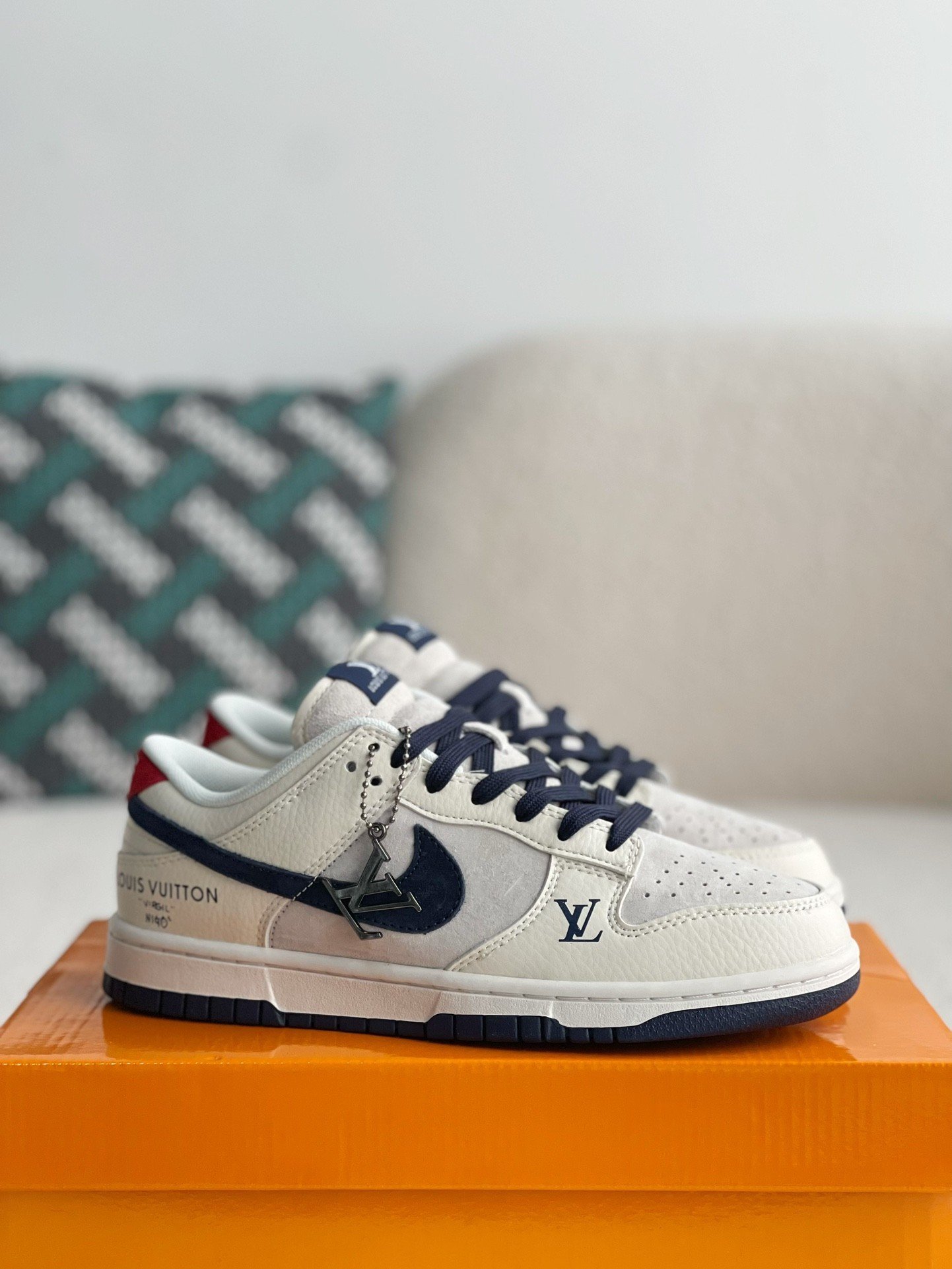 Louis Vuitton LV   Nike Dunk Low-top board shoes