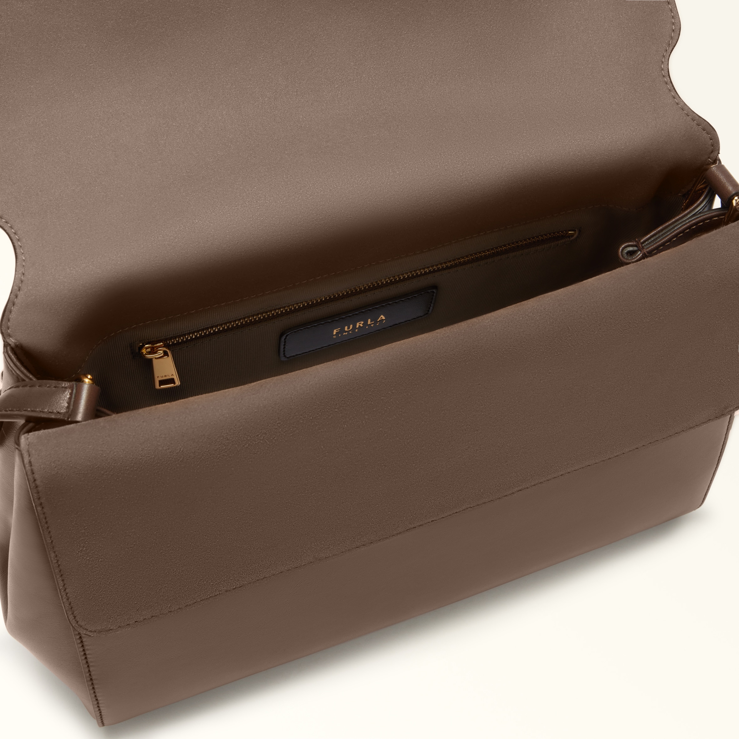 Furla Domus Shoulder Bag M