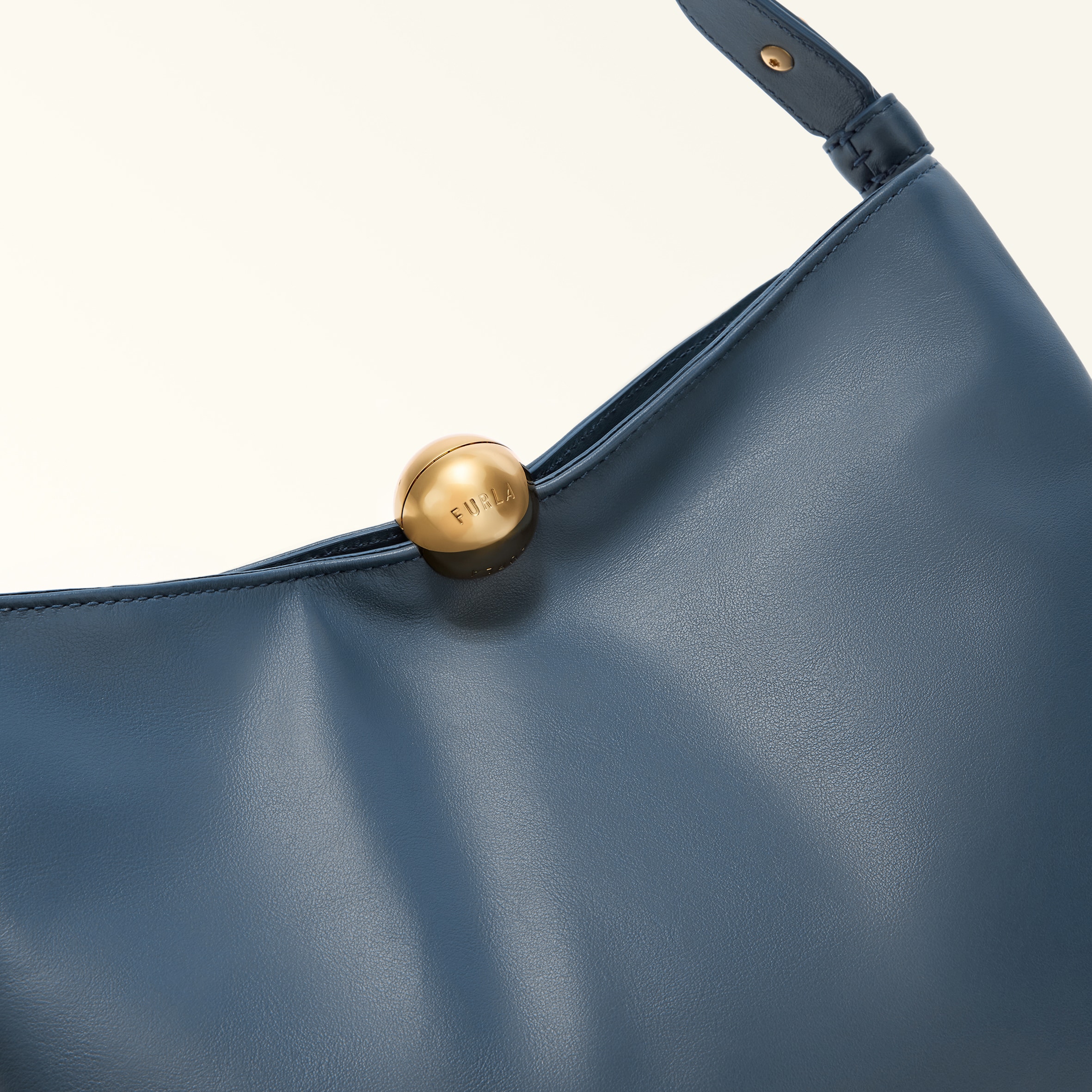 Furla Sfera Soft Shoulder Bag M