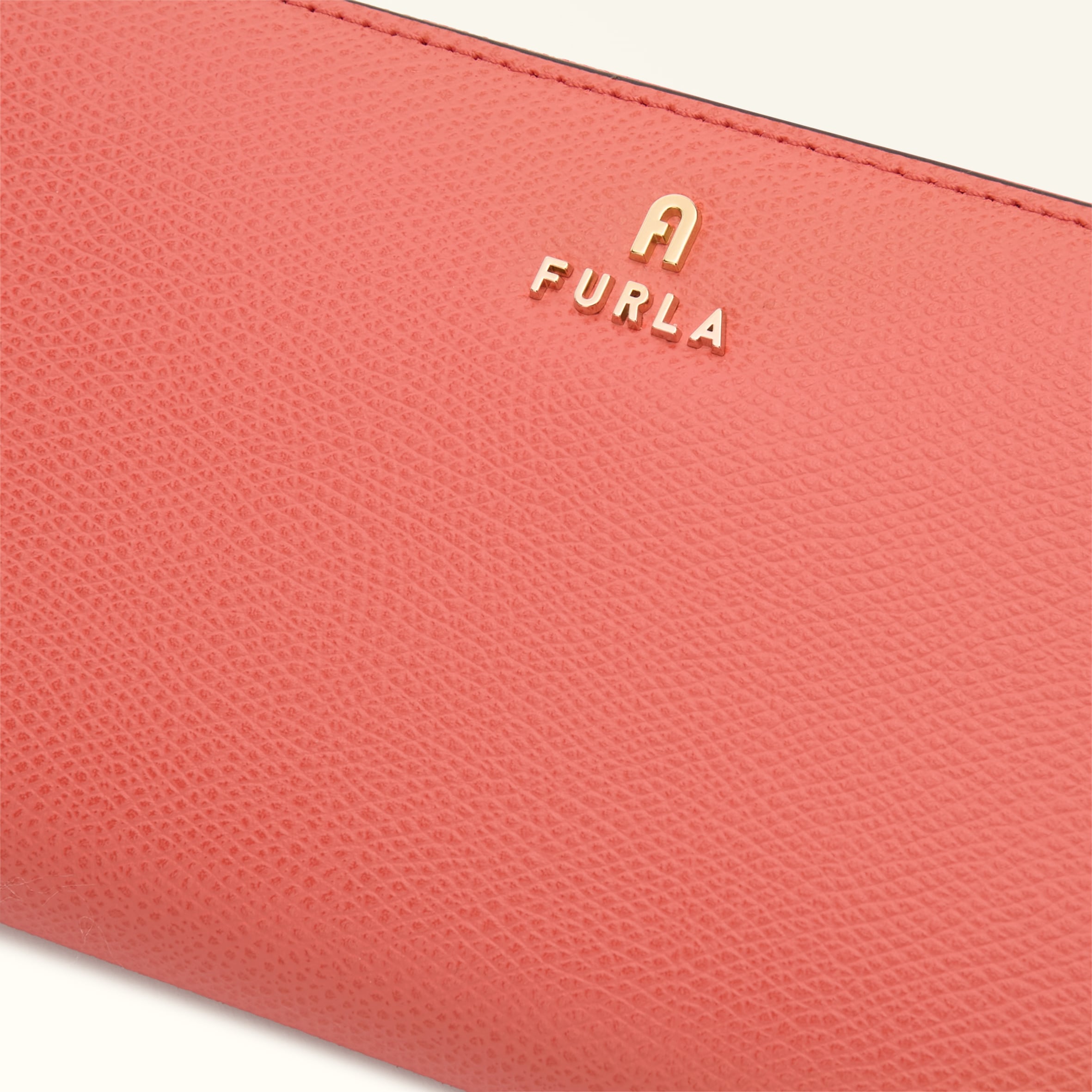 Furla Camelia Zip Around XL
