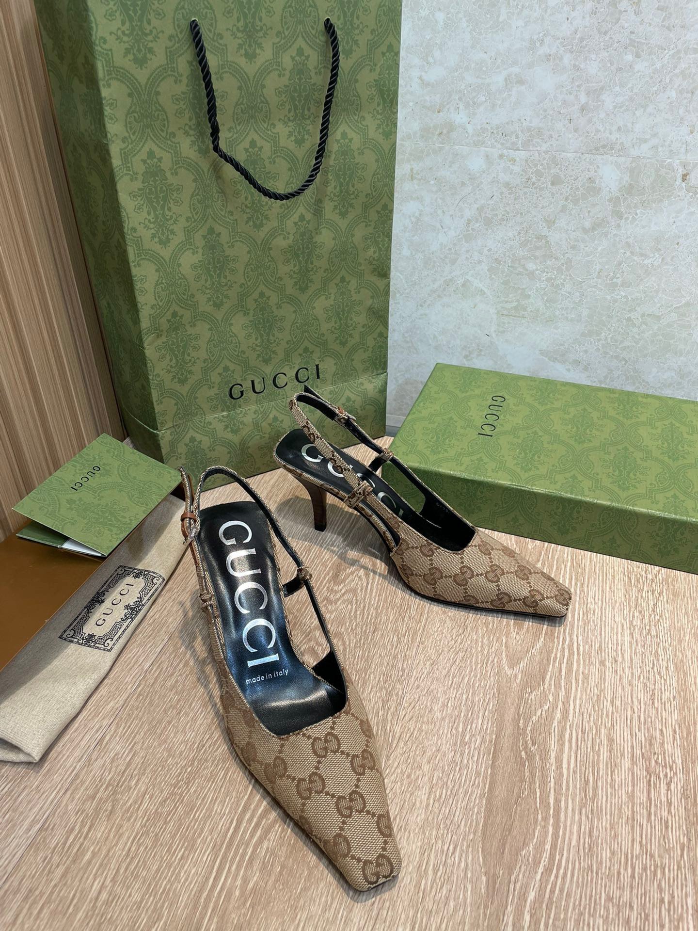 Gucci Toe Cap Sandals Slide Sandal