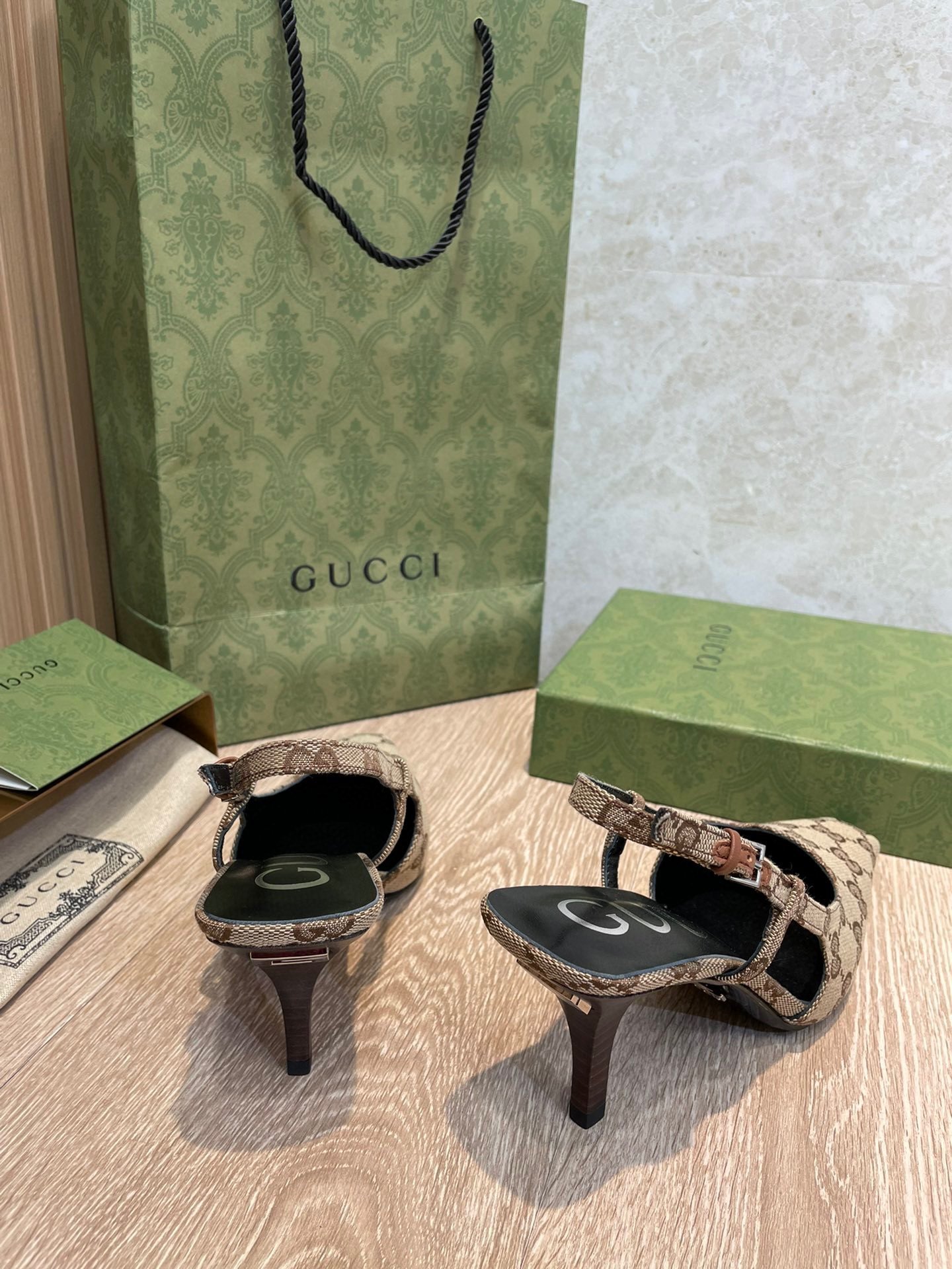 Gucci Toe Cap Sandals Slide Sandal